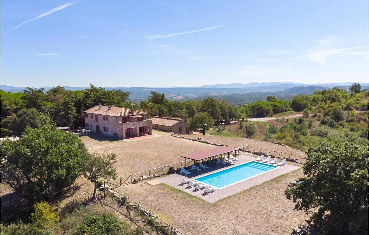 2 Bedroom Lovely Home In Sassetta Holiday home